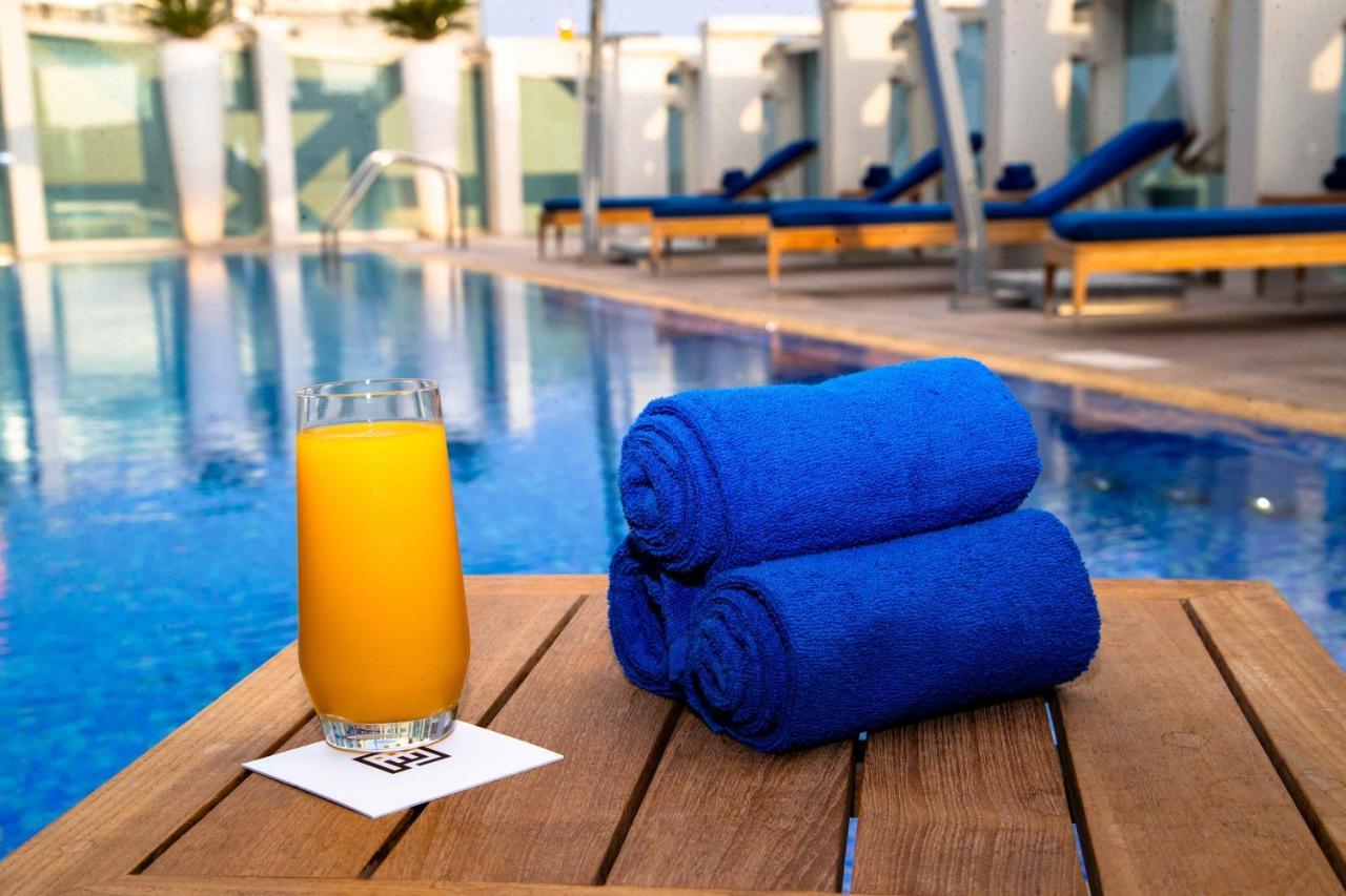 Shaza Doha Ξενοδοχείο Εξωτερικό φωτογραφία Pool at the Hilton