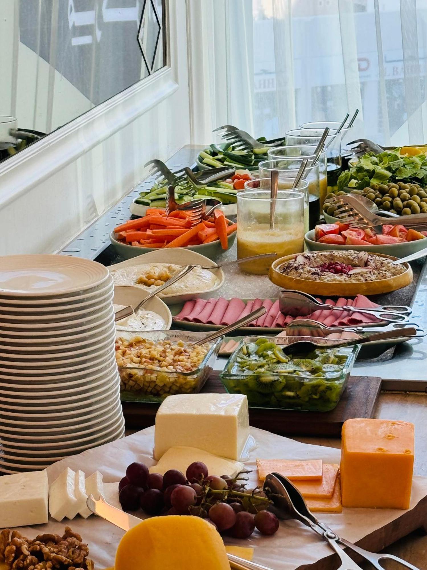 Shaza Doha Ξενοδοχείο Εξωτερικό φωτογραφία A salad bar