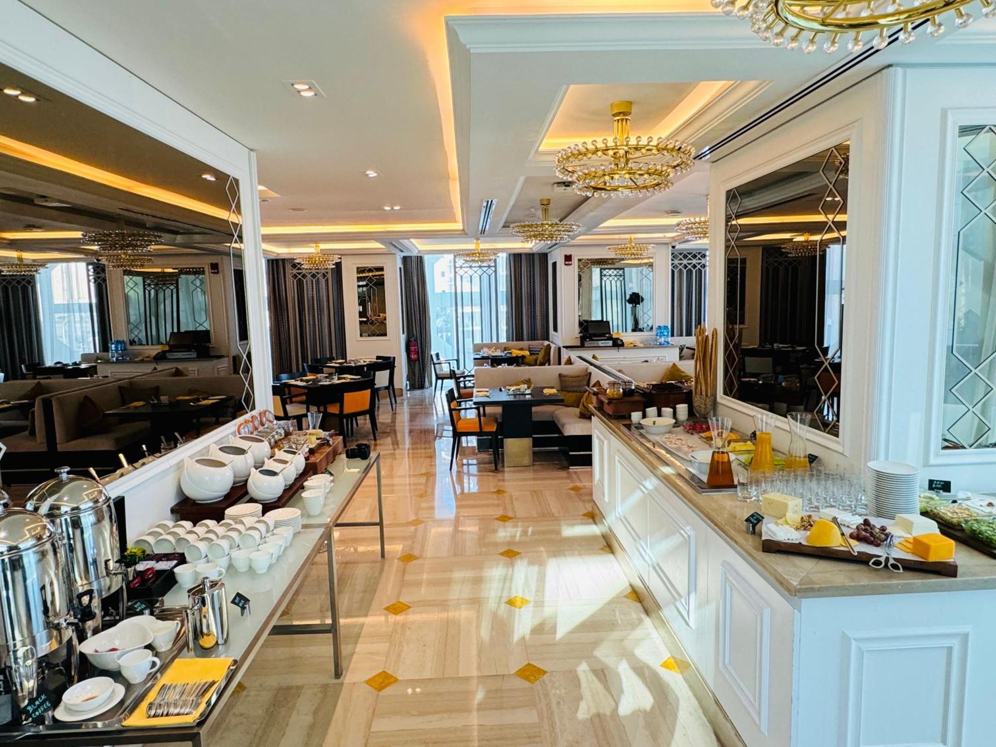 Shaza Doha Ξενοδοχείο Εξωτερικό φωτογραφία The restaurant at the hotel