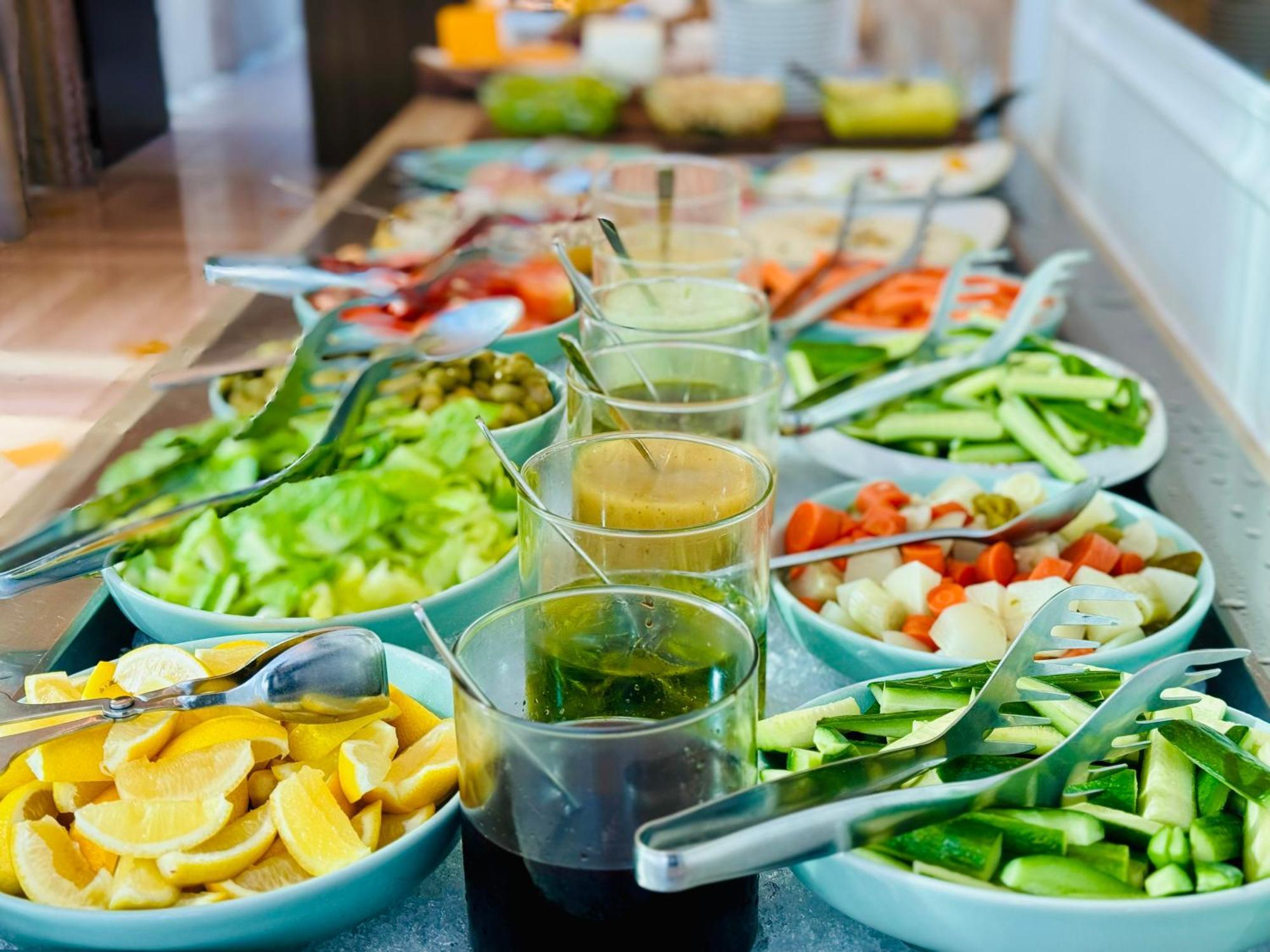 Shaza Doha Ξενοδοχείο Εξωτερικό φωτογραφία A salad bar