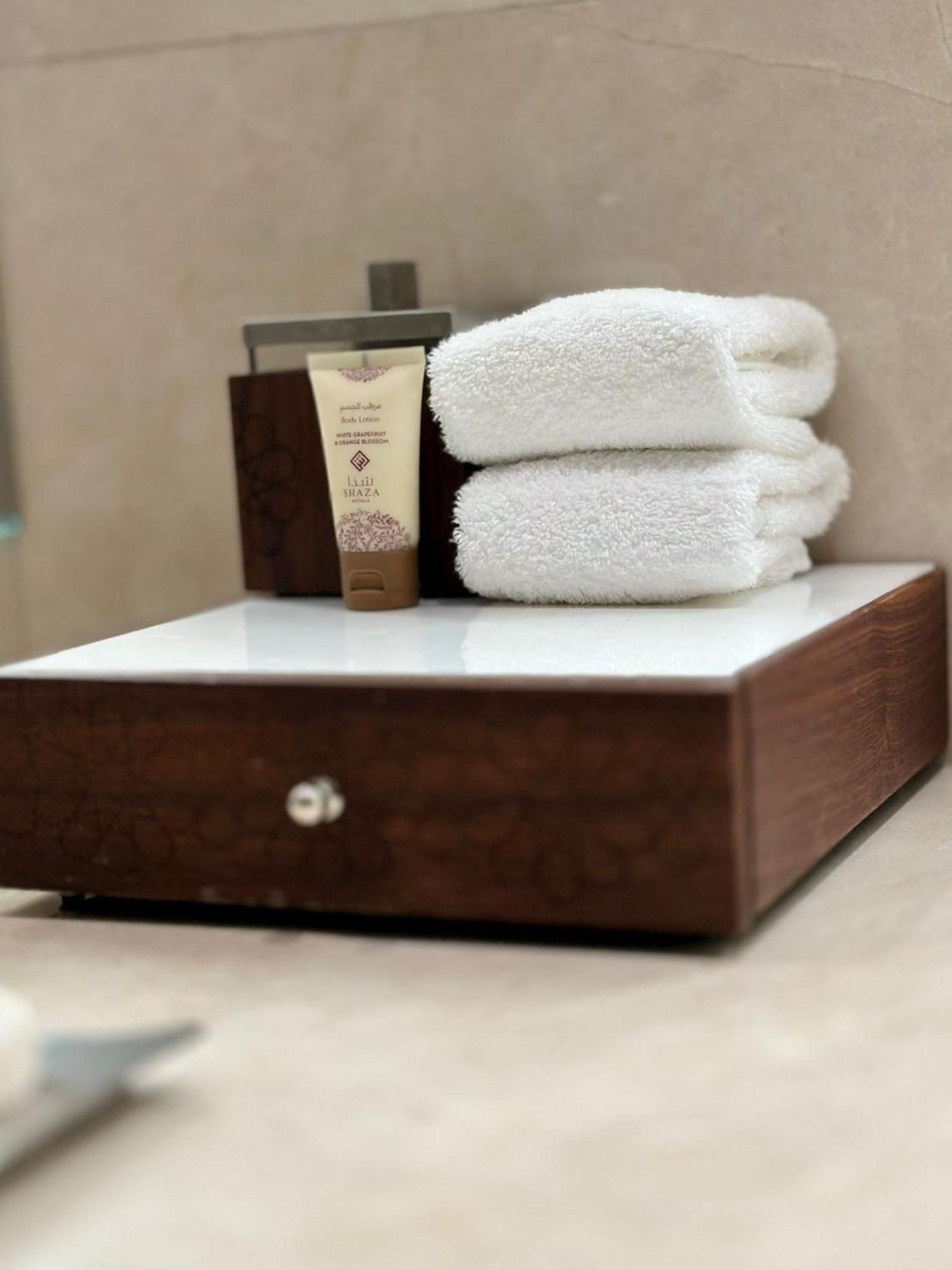 Shaza Doha Ξενοδοχείο Εξωτερικό φωτογραφία A drawer with a towel and soap